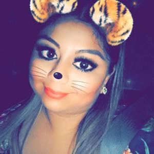 Meet your Posher, Zaida